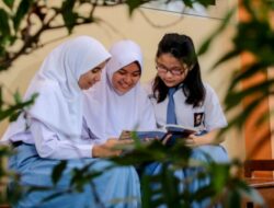 Akses Terhambat, Gerbang SMK PGRI 24 Jakarta Disegel Ahli Waris