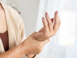 Atasi Nyeri Asam Urat Secara Cepat dan Alami: 12 Cara Ampuh