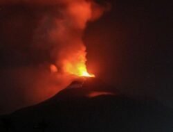 Gunung Lewotobi Laki-laki Tremor Tak Henti Warga Sekitar Diminta Siaga