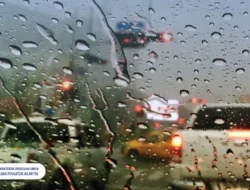 Jaga Keselamatan Berkendara Saat Hujan: Tips Aman Perjalanan Anda