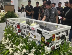 Jejak Rock N Roll Ricky Siahaan Terukir di Peti Mati