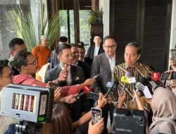 Jokowi Respons Santai Kritik Pertemuannya Bersama Sespimmen Polri