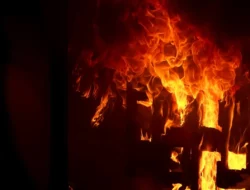Kompor Terlupa, Bengkel Motor Purwakarta Hangus Dilalap Api