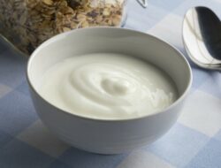 Konsumsi Yogurt Pagi: Risiko Tersembunyi Bagi Kesehatan Jantung Anda