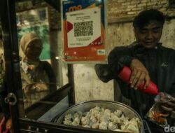 Mantan Sales Alkes Sukses Raup Untung Jual Siomai