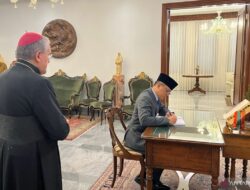 Menlu Sampaikan Belasungkawa Mendalam atas Wafatnya Paus Fransiskus ke Vatikan