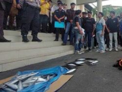 Nelayan Kalbar Demo DPRD: Ikan Impor Banjiri Pasar Lokal
