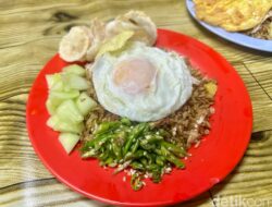 Rahasia Nasi Goreng Daksa: Tanpa Minyak, Pedasnya Nagih
