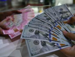Rupiah Terpuruk, Kembali Sentuh Level Terendah Rp16.872 per Dolar AS