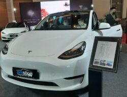 Tesla Tunda Produksi Model Y Murah: Strategi Baru Atau Masalah Produksi?