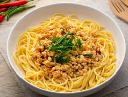 Tiga Resep Spaghetti Ayam Andalan Kafe: Sempurna untuk Makan Malam Anda