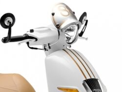 Vespa Retro Cafe Racer: Lebih Murah dari Yamaha NMAX