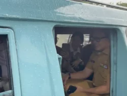 Wamendagri Bima Arya: Blusukan Naik Angkot, Tunjukkan Kesederhanaan