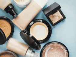 Waspada! 16 Kosmetik Berbahaya Ditemukan, Bahaya mengintai konsumen.